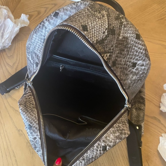 ❤️ Authentic MCM Python Leather Book bag - Picture 10 of 10